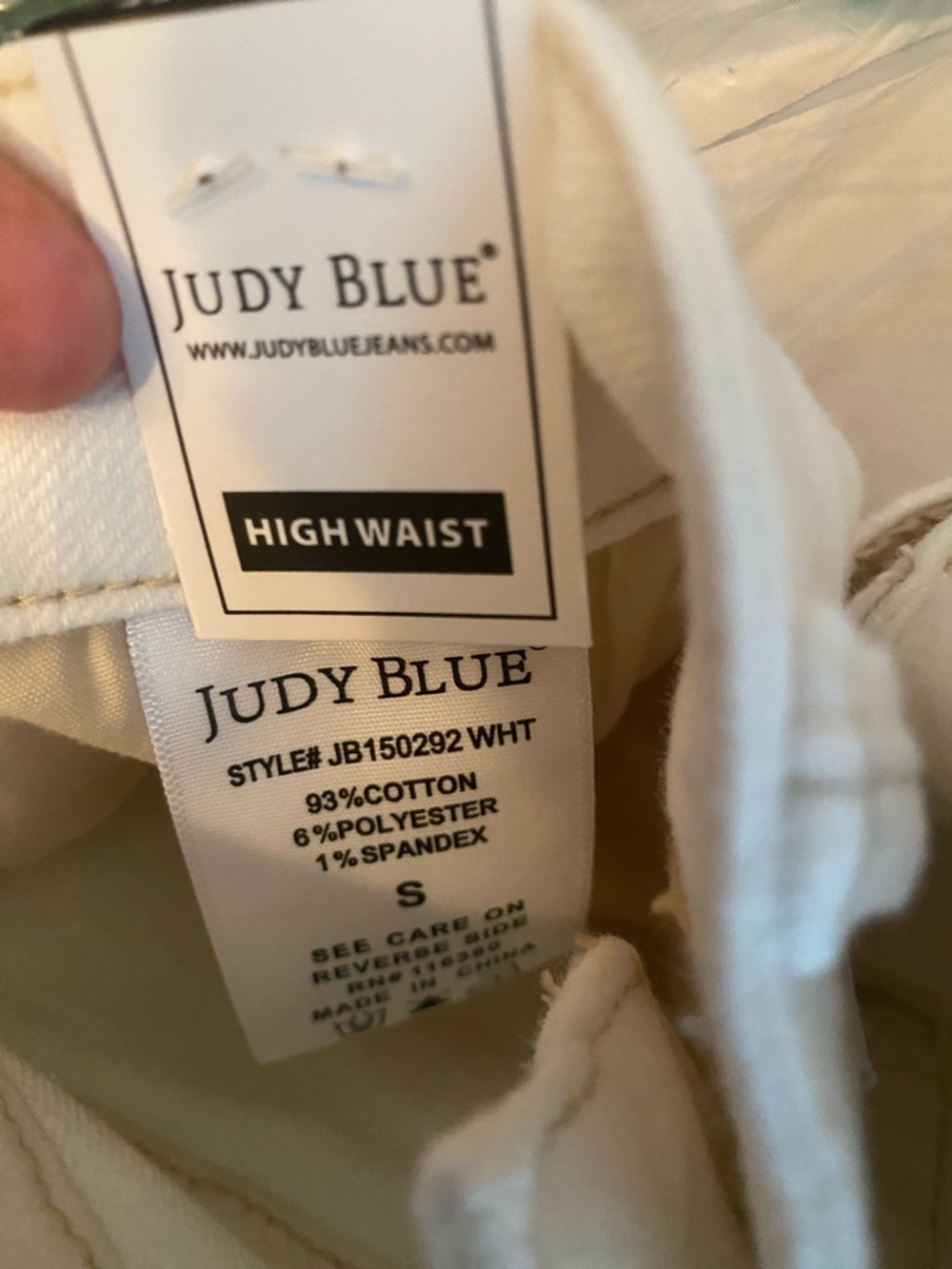 Judy blue NWT white shearling cuff shorts size small - Picture 9 of 9